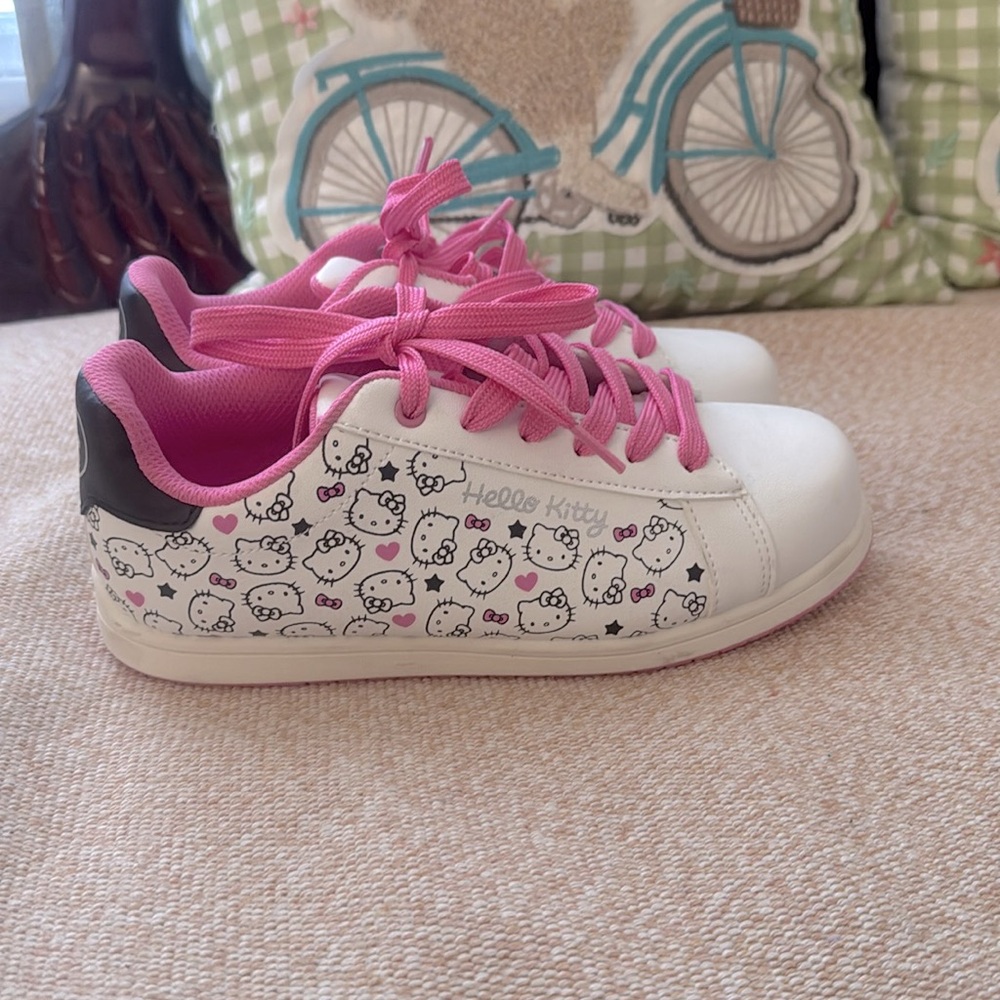 Hello Kitty Shoes!